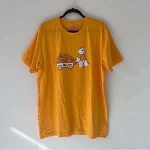 Petals And Peacocks Hugs Not Drugs Graphic Tee Size Unisex XL